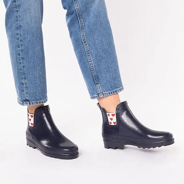 Inselhauptstadt Herzchen Shiny Rubber Chelsea, Gummistiefellette Mit Easy Entry Gummistiefel 2 Inselhauptstadt Herzchen Shiny Rubber Chelsea, Gummistiefellette Mit Easy Entry Gummistiefel – Bild 2